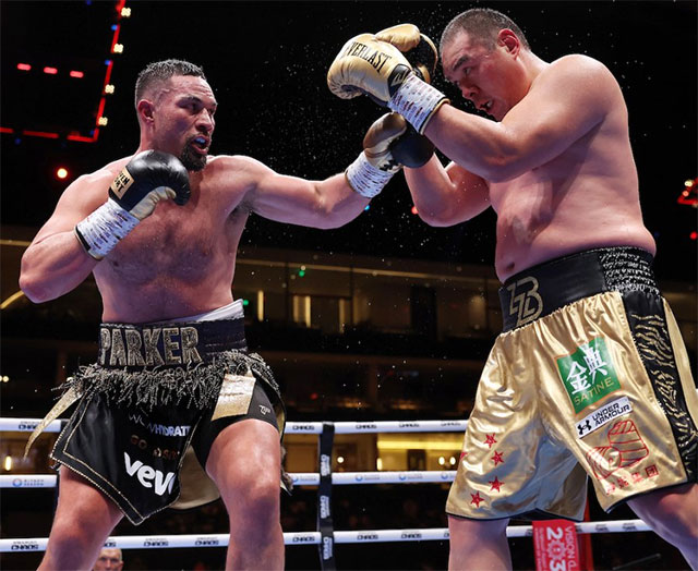Joseph Parker (trái) đang giữ đai hạng nặng tạm thời của WBO và là một trong những võ sĩ đáng chú ý nhất hiện nay