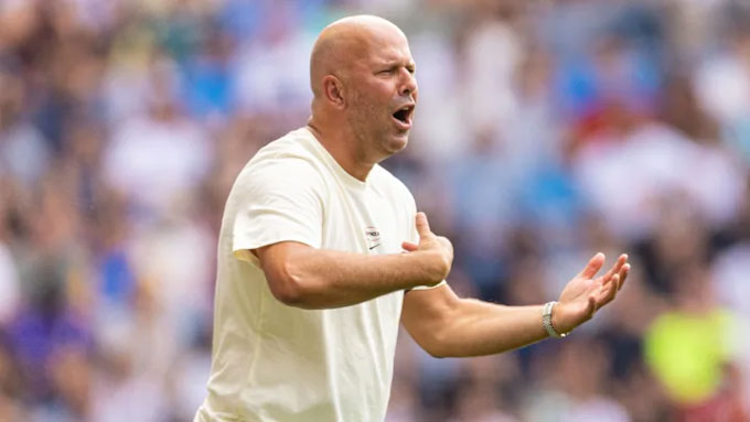 HLV Slot đang nghĩ cách giúp Liverpool bảo vệ ngôi vương