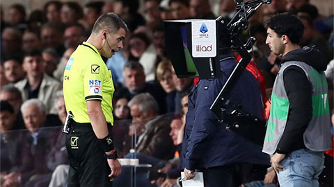  Trọng tài Serie A dùng… loa để tăng tính minh bạch