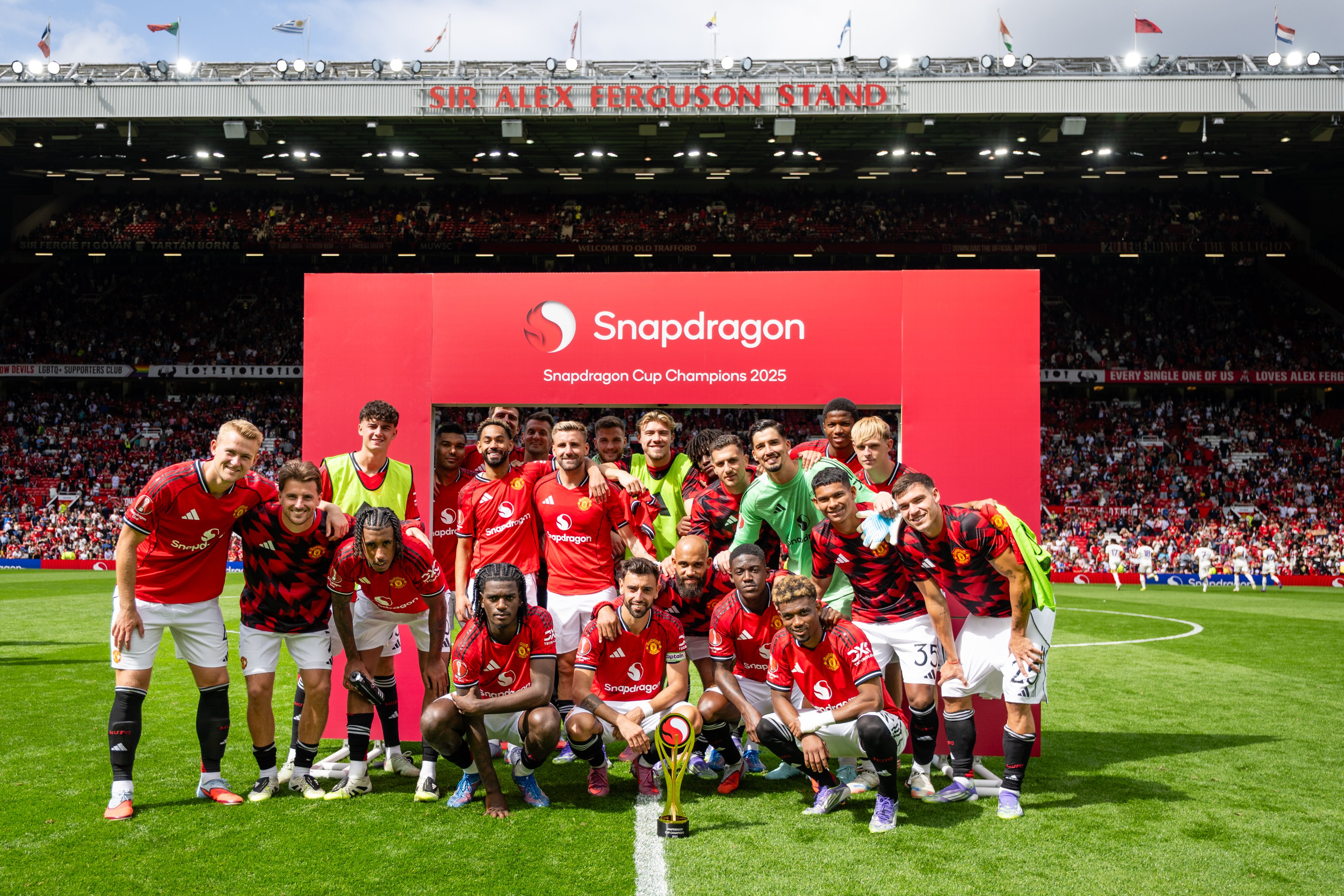 Quỷ đỏ giành Snapdragon  Cup 2025