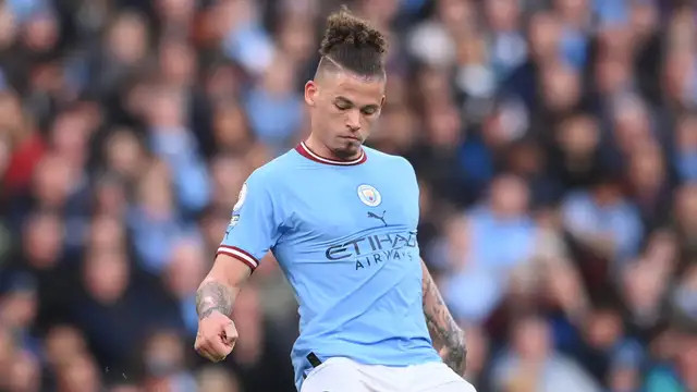 HLV Pep Guardiola chê Phillips đã "thừa cân" cho dù tỷ lệ mỡ cơ thể của anh vẫn ổn 