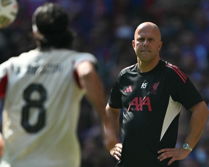 Liverpool 2 lần vượt lên dẫn bàn, nhưng đội bóng của HLV Arne Slot vẫn mất Siêu Cúp Anh vào tay Crystal Palace