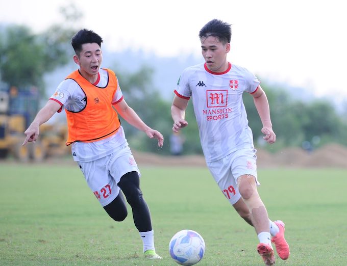 Một buổi tập của CLB Hải Phòng. Ảnh: Enrik Tùng
