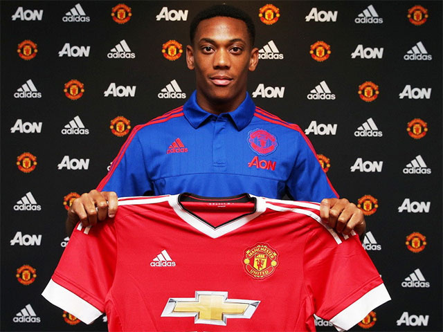 Martial ra mắt MU năm 2015