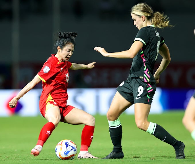 ĐT nữ Việt Nam có một khoảng cách rất lớn so với Australia. Ảnh: Quang Minh 