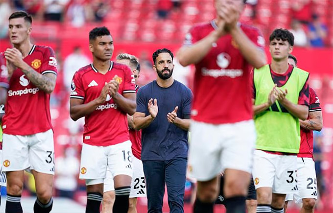 HLV Amorim tự hào về màn thể hiện của các cầu thủ