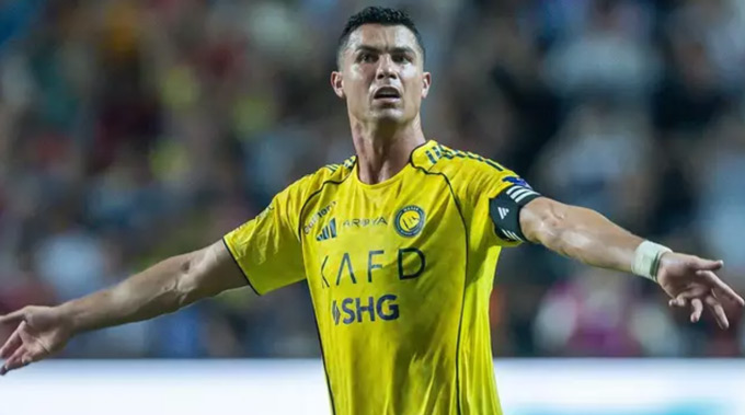 Ronaldo lại trở thành chủ đề gây tranh cãi