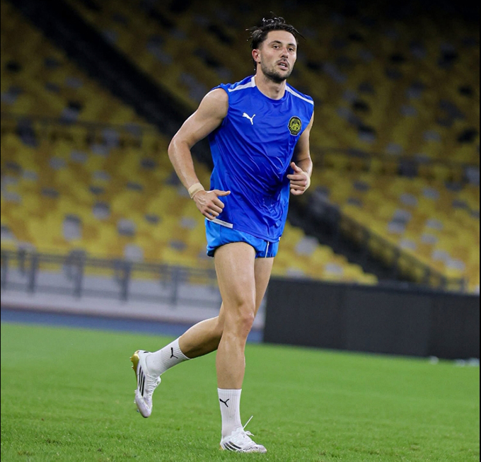 Trung vệ Facundo Garces