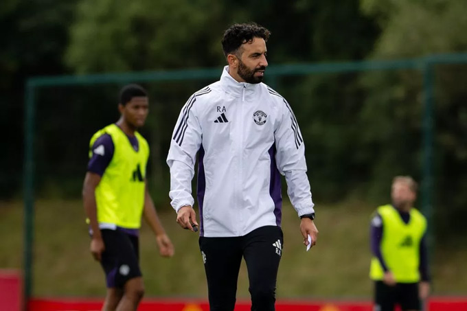 HLV Amorim dường như đang có kế hoạch với JJ Gabriel