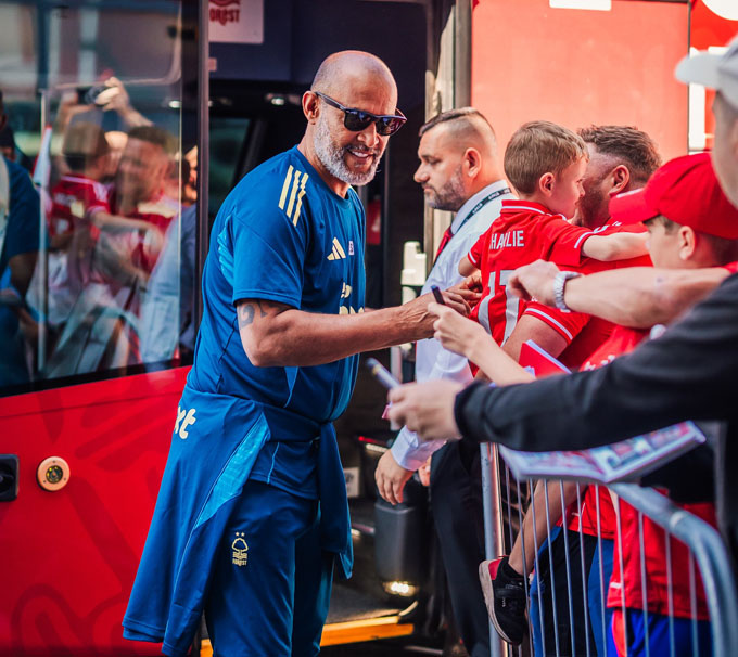 Nuno Santo mâu thuẫn với BLĐ Nottingham