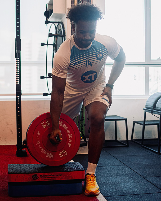 Xuân Son tích cực tập luyện - Ảnh: FBNV