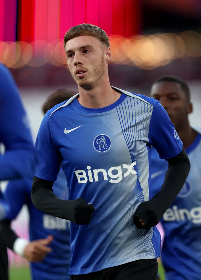 Palmer ban đầu ra sân khởi động cùng toàn đội nhưng sau đó đã bị đau và không thể thi đấu