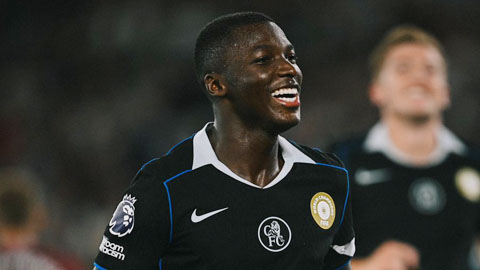 Moises Caicedo và màn trình diễn 'điểm 10' khiến Ngoại hạng Anh trầm trồ  Moises Caicedo và màn trình diễn 'điểm 10' khiến Ngoại hạng Anh trầm trồ