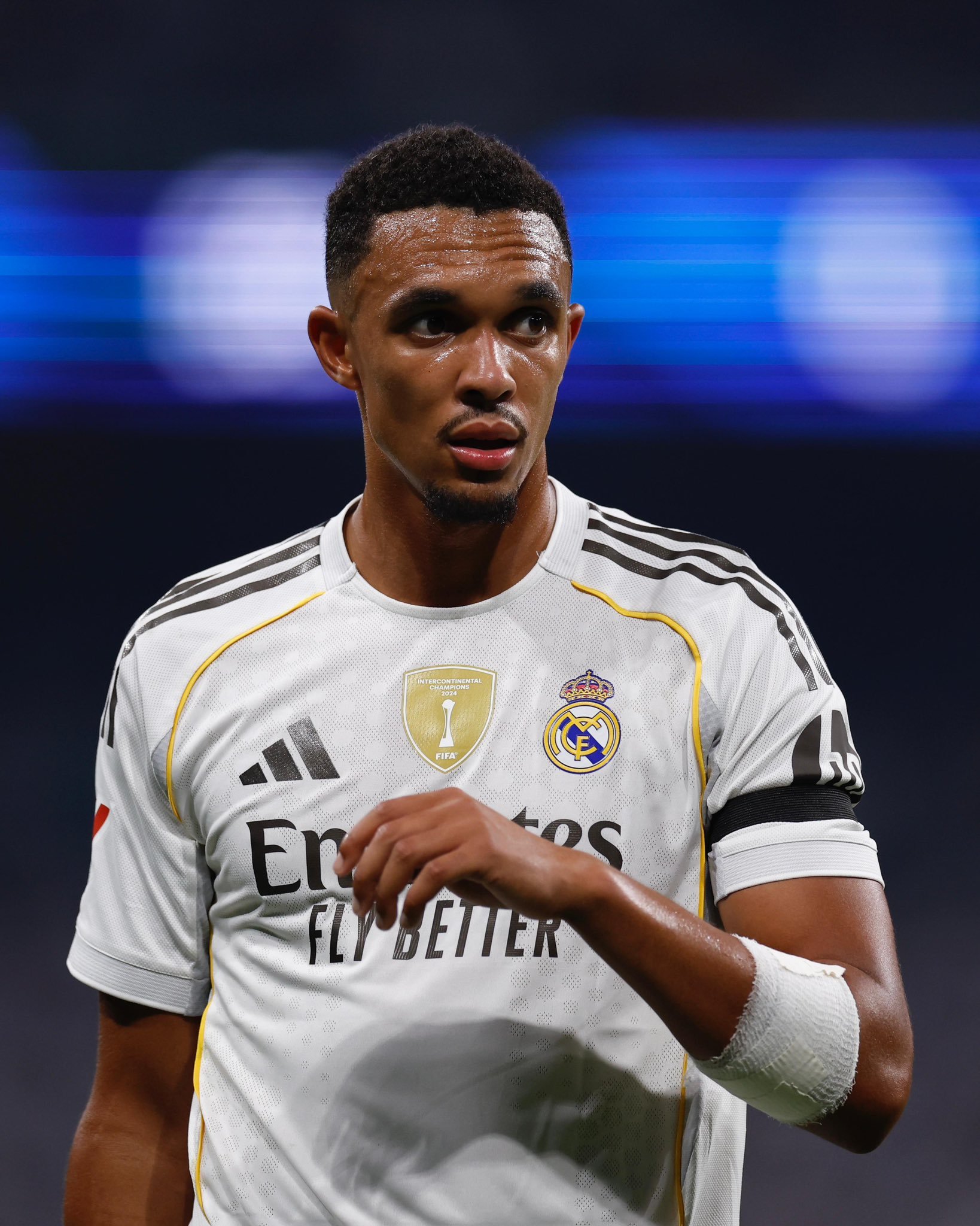Trent Alexander-Arnold bị loại khỏi đội hình xuất phát của Real Madrid