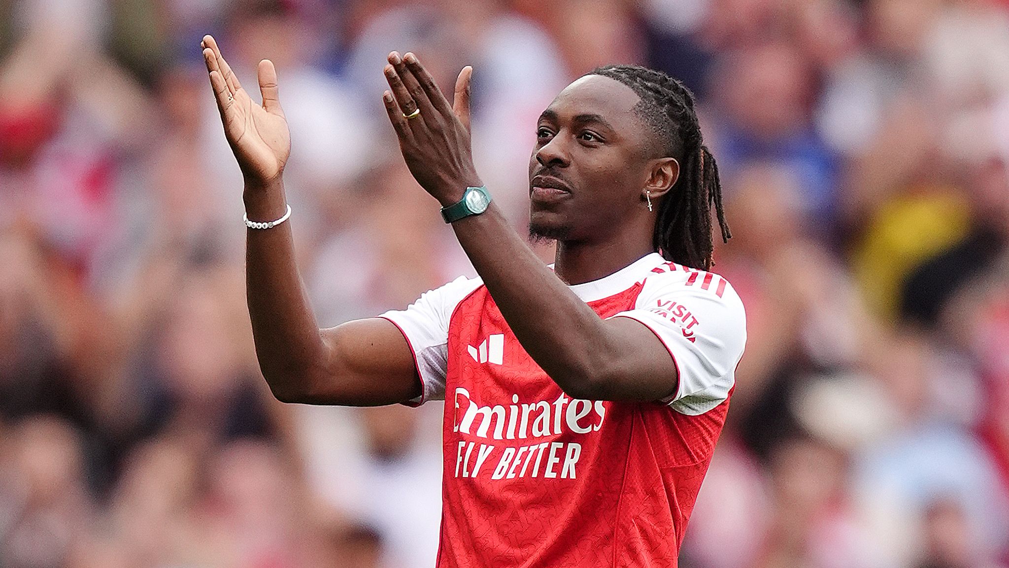 Eberechi Eze trở thành tân binh thứ bảy của Arsenal trong mùa hè này