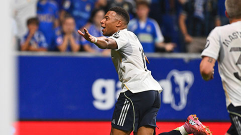 Kylian Mbappe bật chế độ hủy diệt từ rất sớm  Kylian Mbappe bật chế độ hủy diệt từ rất sớm