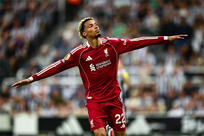 Nhưng Ekitike đang bùng nổ trong màu áo Liverpool lại không