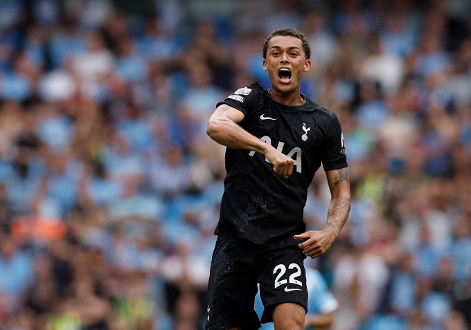 ‘Giác quan thứ sáu’ của Brennan Johnson là độc nhất!