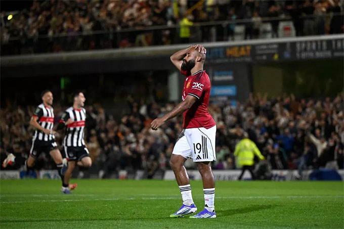 Mbeumo vừa là người hùng vừa là tội đồ