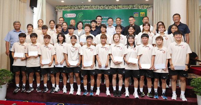 CLB bóng đá nữ TP.HCM II tại buổi gặp mặt