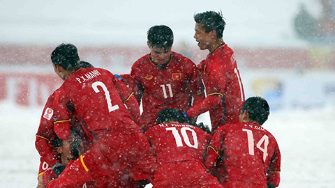  Bóng đá Việt Nam hòa nhịp cùng kỷ nguyên vươn mình của đất nước