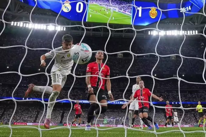 Guler xuất hiện thường xuyên trong vòng cấm