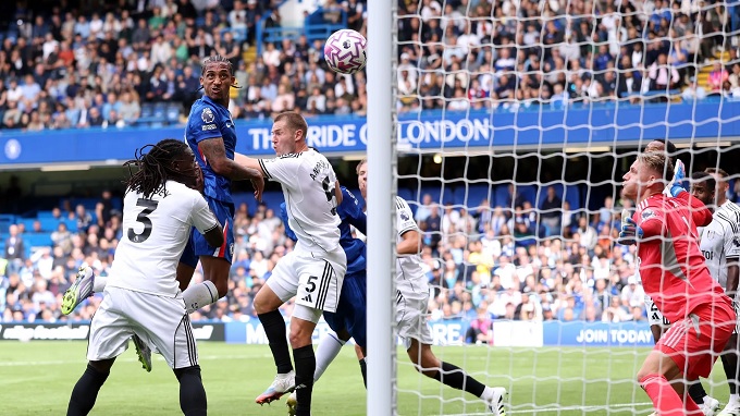 Joao Pedro rất mạnh trong không chiến