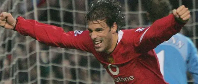 Van Nistelroy, một nhân vật gây tranh cãi và chia rẽ ở cuộc chiến MU vs Arsenal hơn 20 năm trước