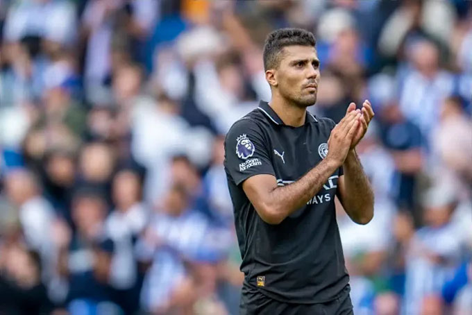 Rodri trở lại nhưng cũng không cứu nổi Man City