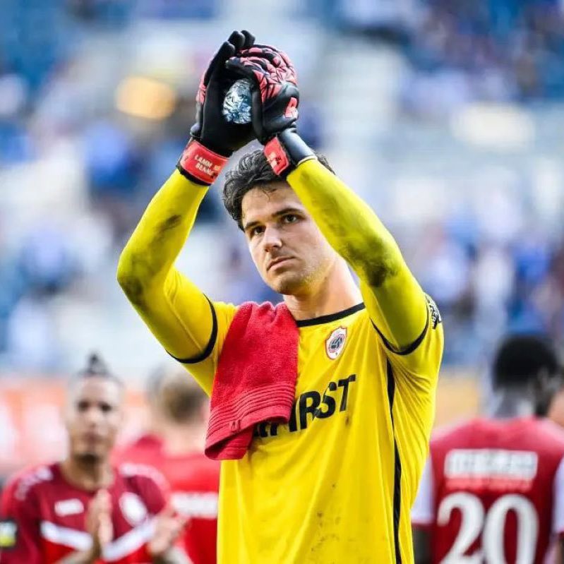 Lammens có thể đến MU hoặc không