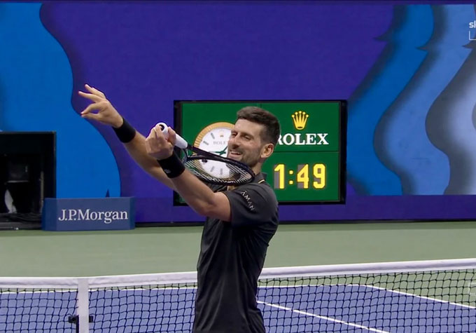 Djokovic lọt vào tứ kết US Open