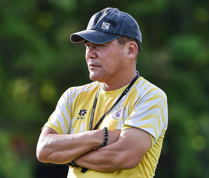 HLV Teguramori Makoto của Hà Nội FC. Ảnh: Minh Tuấn 