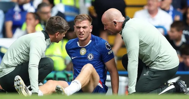 Chấn thương của Liam Delap đã gây ra vụ sụp đổ domino trong chuyển nhượng khắp châu Âu