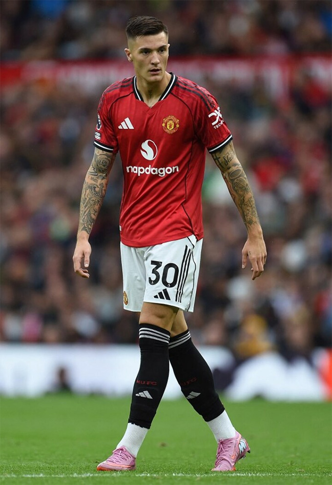 MU cũng có "sếu vườn" cao 1m95, Sesko