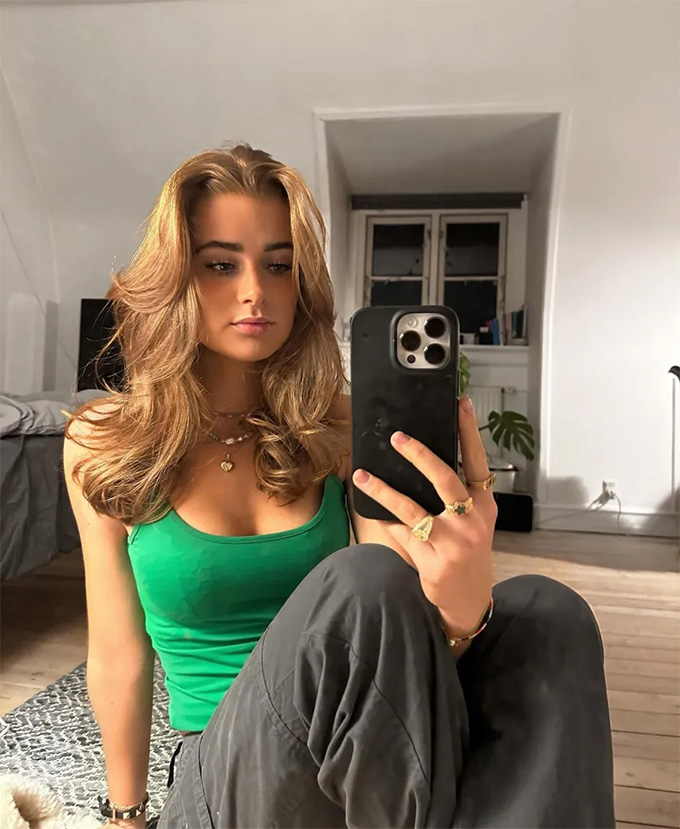 Laura đã theo chân Hojlund sang Ý