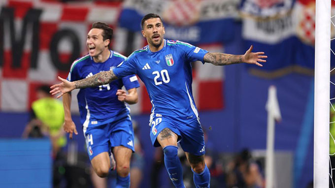 Chỉ Zaccagni chắc suất bên hành lang trái dù ở sơ đồ 4-3-3 hay 4-2-3-1
