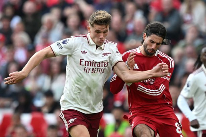 Gyokeres hoàn toàn mất tích ở trận thua Liverpool 0-1