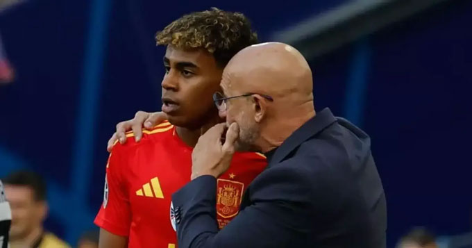 HLV De la Fuente buộc phải rút Yamal ra nghỉ sớm