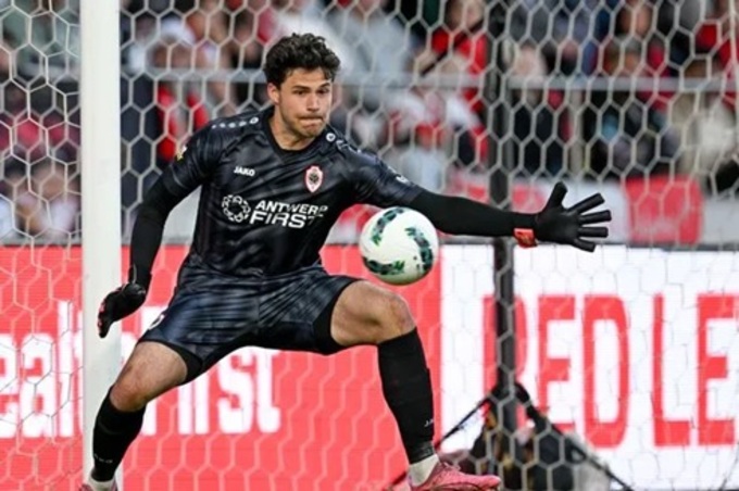 Lammens thường thắng trong các pha một đối một