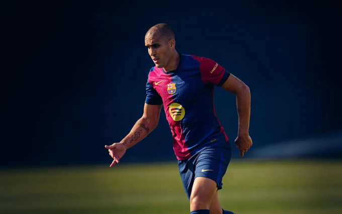 Barca đã chấm dứt hợp đồng của Romeu