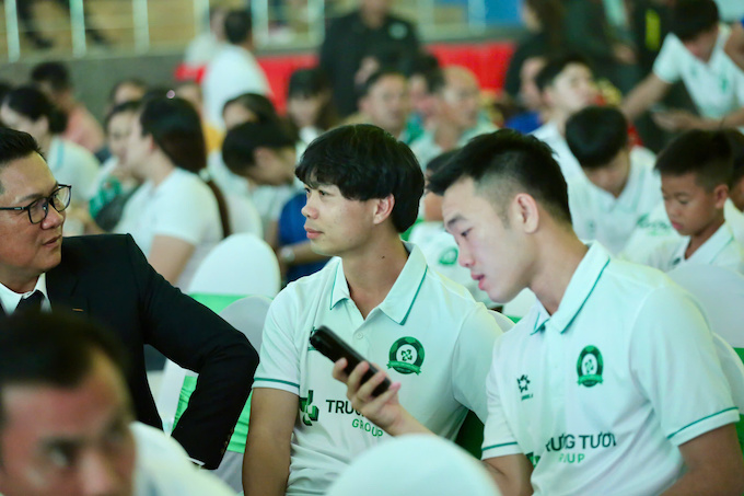 Công Phương và Xuân Trường hội ngộ nhau tại CLB Trường Tươi Đồng Nai - Ảnh: Anh Khoa