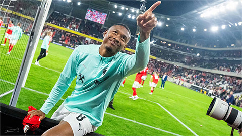 David Alaba tự tìm đường giải thoát khỏi cảnh 'sống mòn' ở Real Madrid