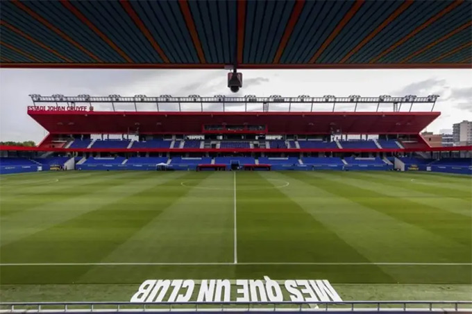 Barca sẽ thi đấu trên sân có sức chứa 6.000 chỗ ngồi