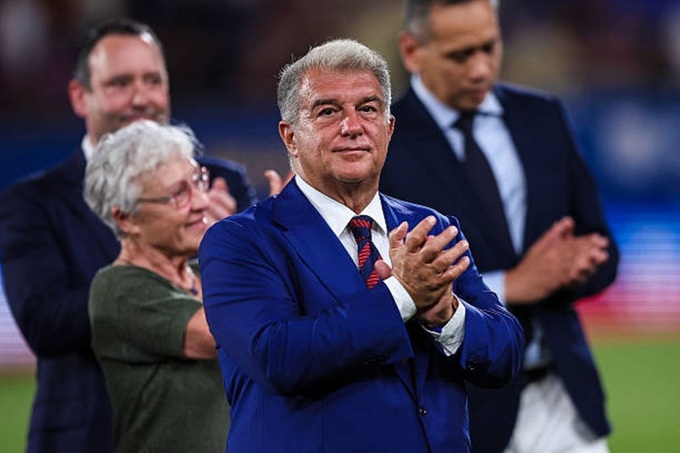 Trước mắt, ông Laporta cần phải "xóa sạch" vết tích của khoản thua lỗ 123 triệu euro