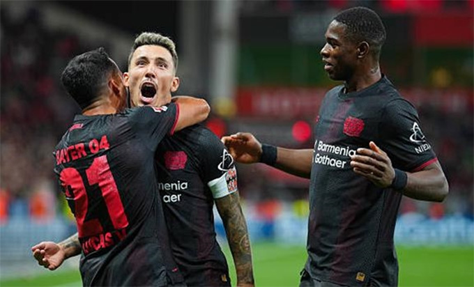 Leverkusen có chiến thắng đầu tiên ở mùa giải này