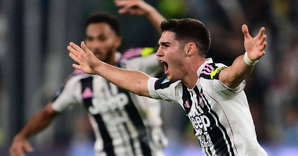 Thế giới đã biết đến cái tên Adzic sau trận derby d'Italia rực lửa rạng sáng nay