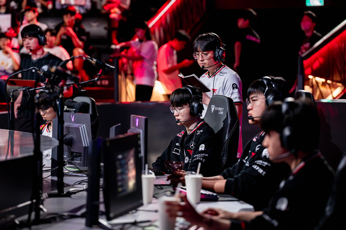 T1 đã đánh quá tệ trước HLE