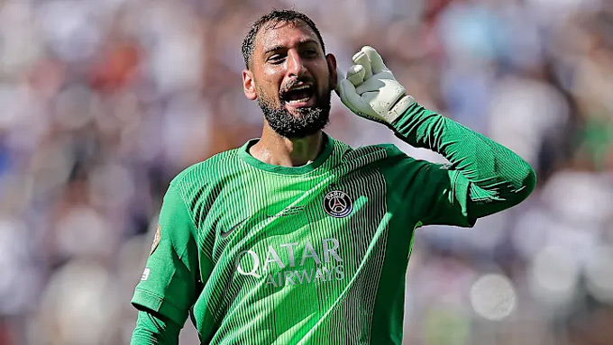 Pep có dám mạo hiểm tung Donnarumma ra mắt ngay ở derby Manchester