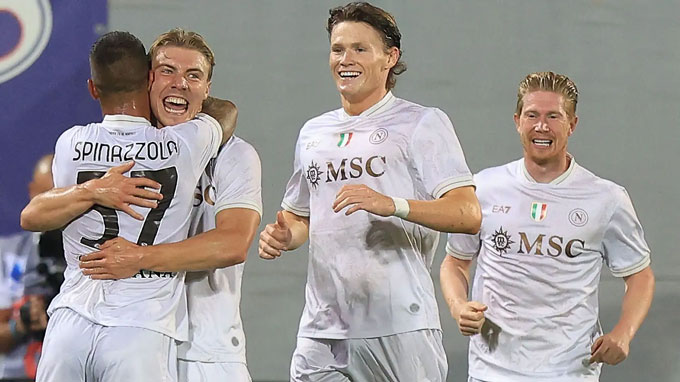 Conte ghi bàn ngay trận ra mắt Napoli