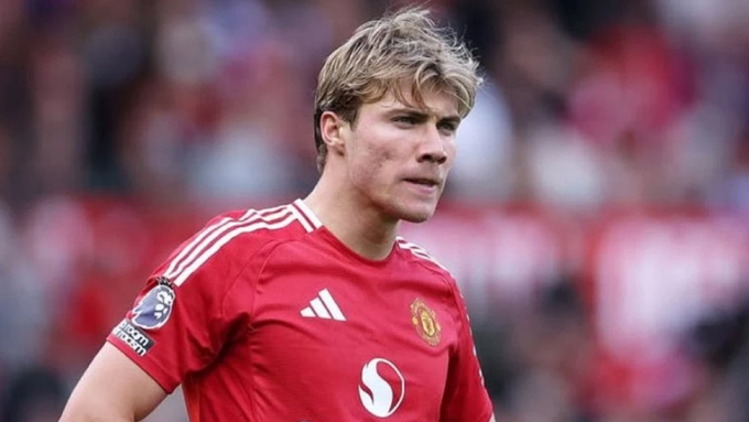 Anh cho thấy một hình ảnh khác biệt so với sự bạc nhược khi còn khoác áo MU